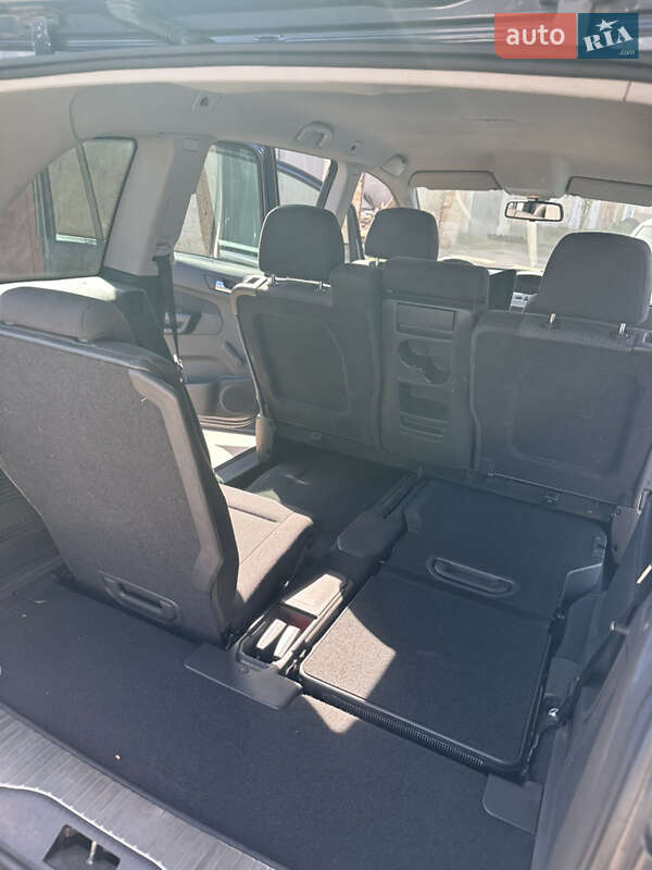 Минивэн Opel Zafira 2007 в Долинской