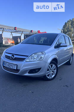 Минивэн Opel Zafira 2009 в Днепре