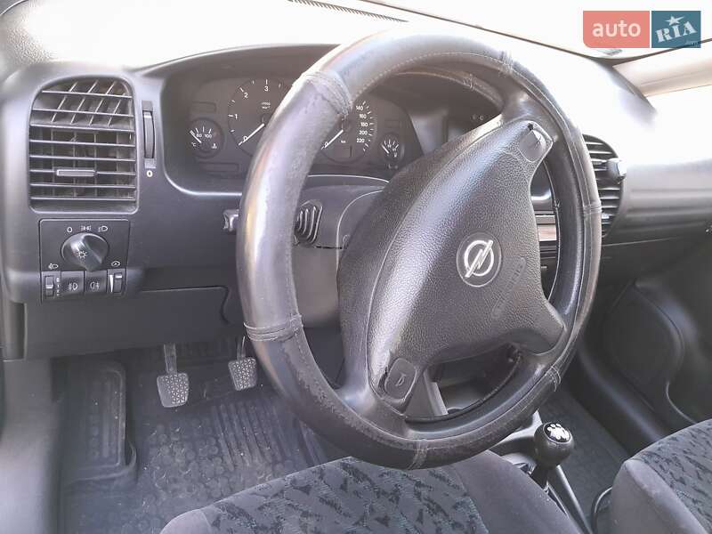 Минивэн Opel Zafira 2002 в Бережанах