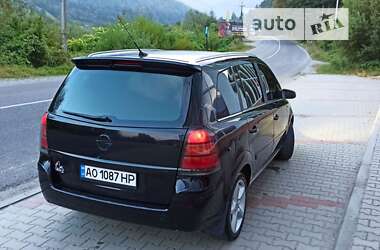 Минивэн Opel Zafira 2007 в Рахове