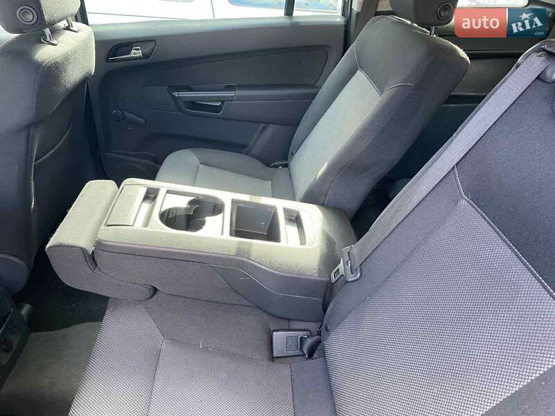 Мінівен Opel Zafira 2011 в Здолбуніві