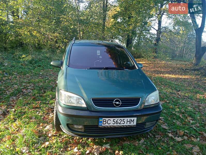 Минивэн Opel Zafira 2001 в Бобрке