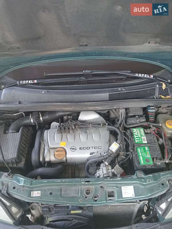 Минивэн Opel Zafira 2001 в Бобрке