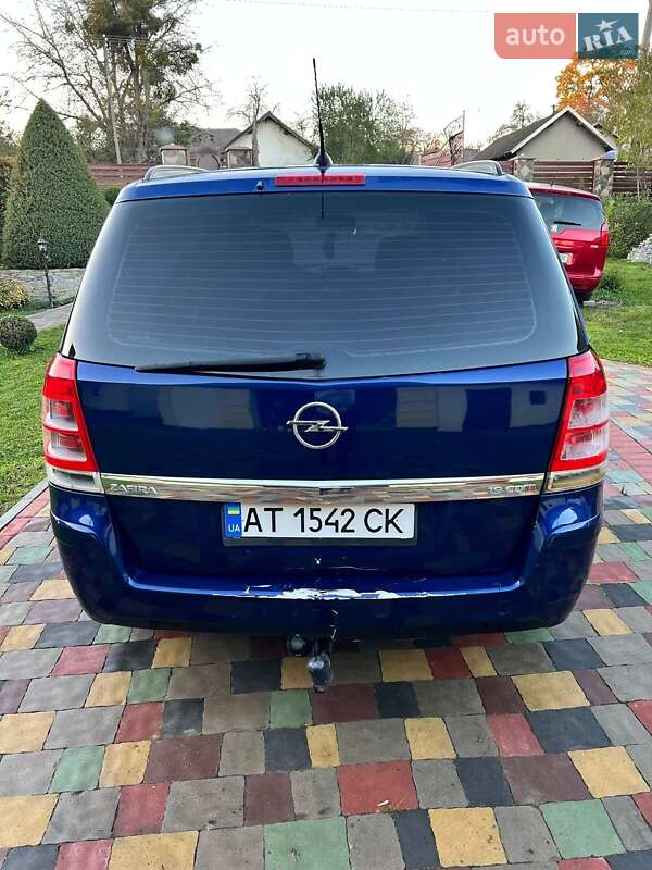 Минивэн Opel Zafira 2008 в Калуше