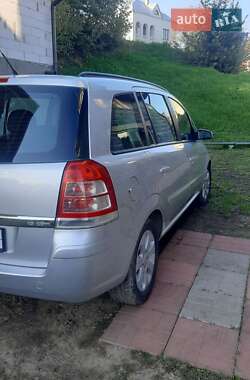 Минивэн Opel Zafira 2008 в 