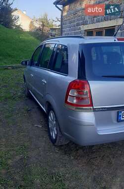 Минивэн Opel Zafira 2008 в 
