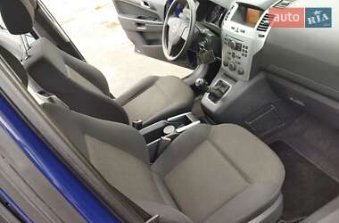 Минивэн Opel Zafira 2011 в Звягеле