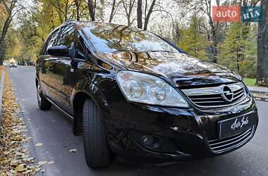 Минивэн Opel Zafira 2008 в Киеве