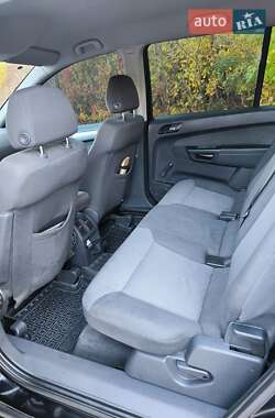 Минивэн Opel Zafira 2006 в 