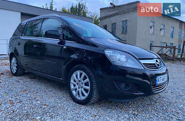 Мінівен Opel Zafira 2010 в Надвірній