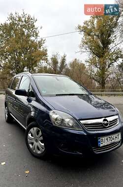 Мінівен Opel Zafira 2011 в Гадячі