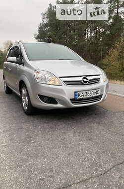 Минивэн Opel Zafira 2008 в Березане