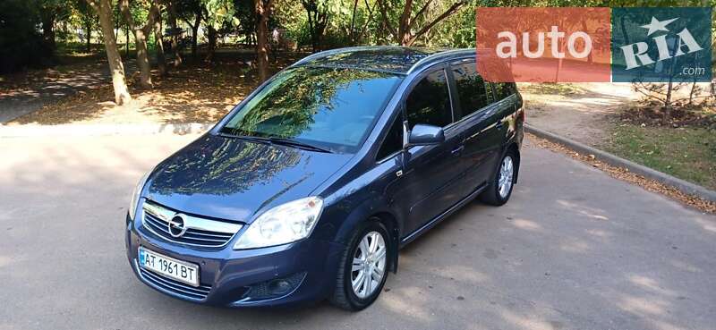 Мінівен Opel Zafira 2010 в Одесі