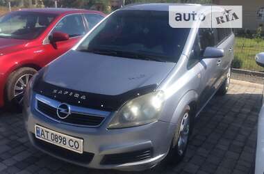 Минивэн Opel Zafira 2008 в Снятине