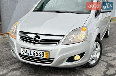 Минивэн Opel Zafira 2011 в Виннице