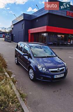 Минивэн Opel Zafira 2005 в Днепре