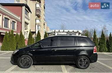 Минивэн Opel Zafira 2006 в Долине