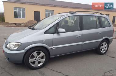 Минивэн Opel Zafira 2004 в Хороле