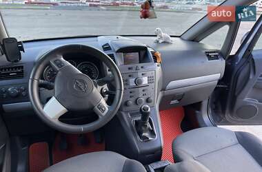 Минивэн Opel Zafira 2006 в 