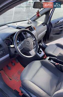 Минивэн Opel Zafira 2006 в 