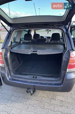 Минивэн Opel Zafira 2006 в 