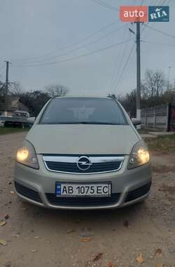 Минивэн Opel Zafira 2006 в Тростянце