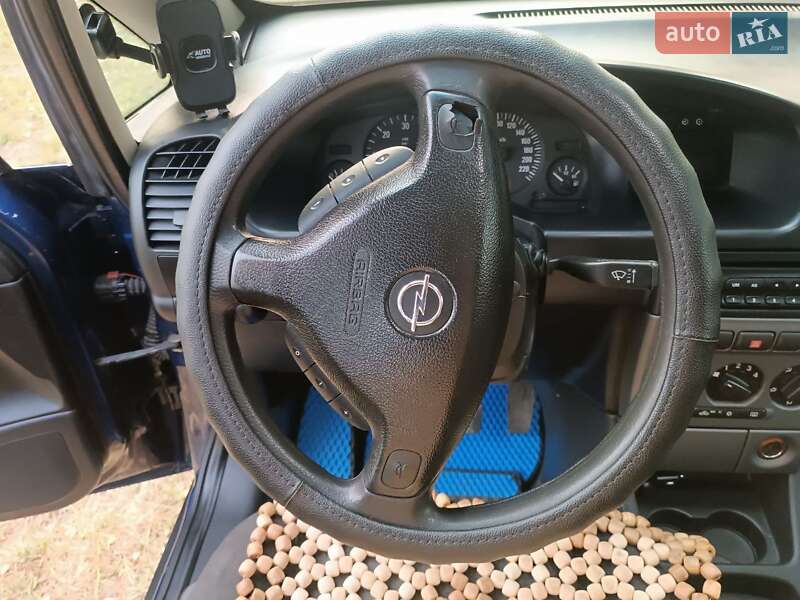 Минивэн Opel Zafira 2004 в Красилове
