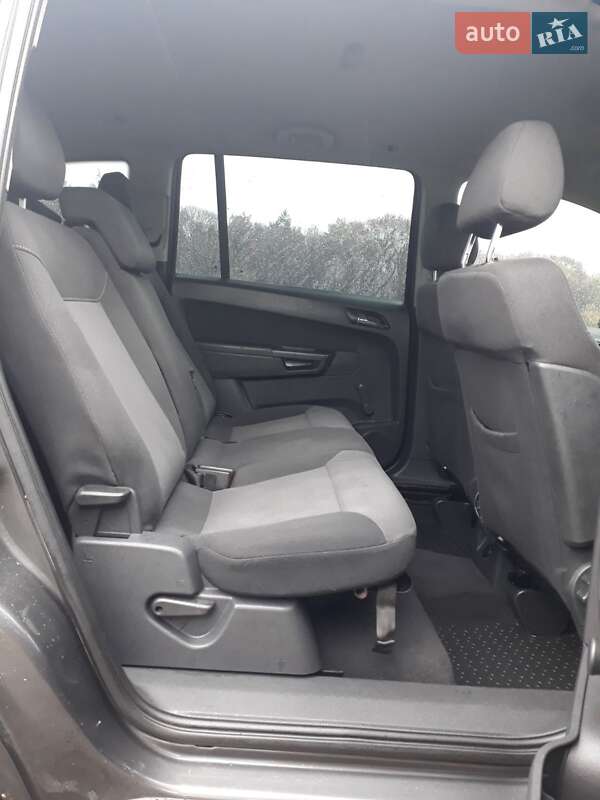Минивэн Opel Zafira 2008 в Красноильске