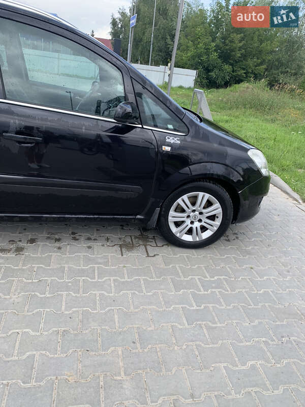 Мінівен Opel Zafira 2008 в Самборі