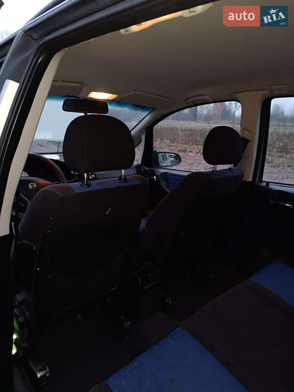 Мінівен Opel Zafira 2001 в Любешові