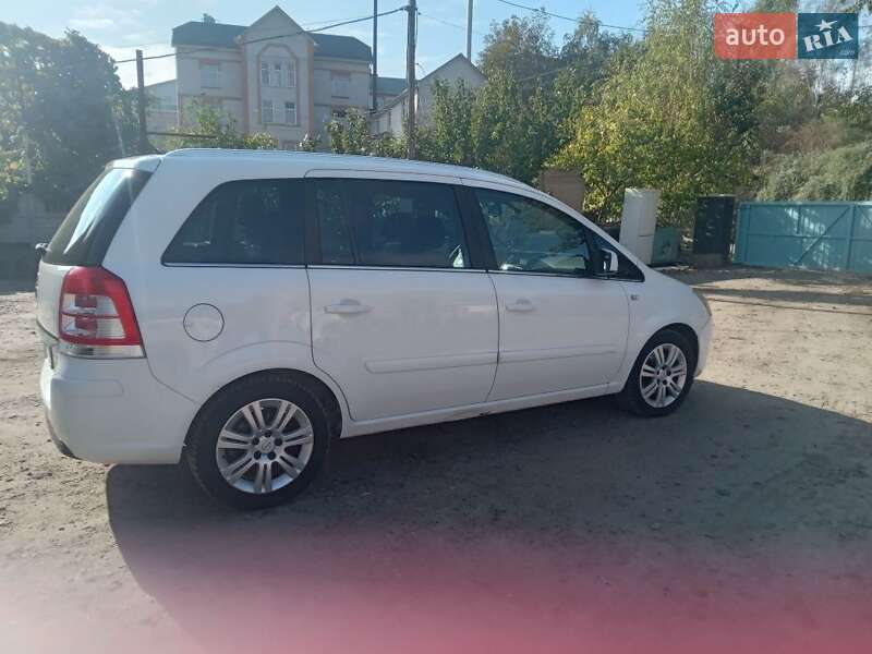 Мінівен Opel Zafira 2012 в Кременчуці