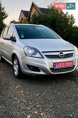 Минивэн Opel Zafira 2013 в Луцке