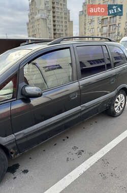 Мінівен Opel Zafira 2001 в Дніпрі