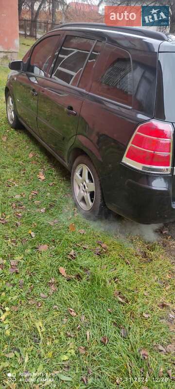 Мінівен Opel Zafira 2006 в Чугуєві