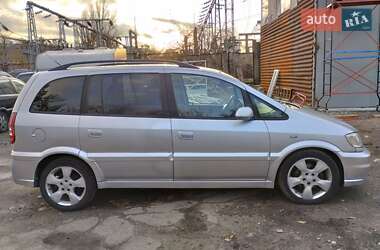 Минивэн Opel Zafira 2003 в Запорожье