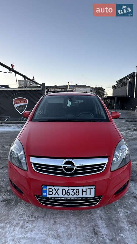 Минивэн Opel Zafira 2010 в Киеве