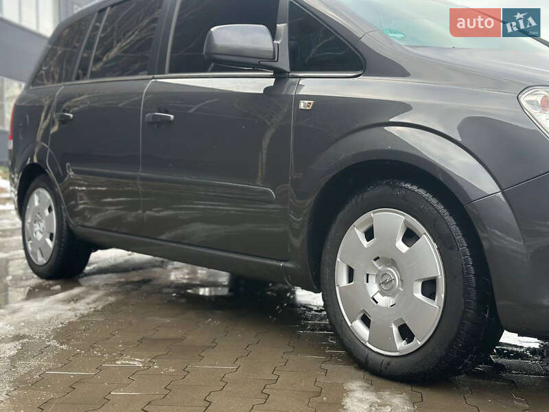 Минивэн Opel Zafira 2011 в Белой Церкви