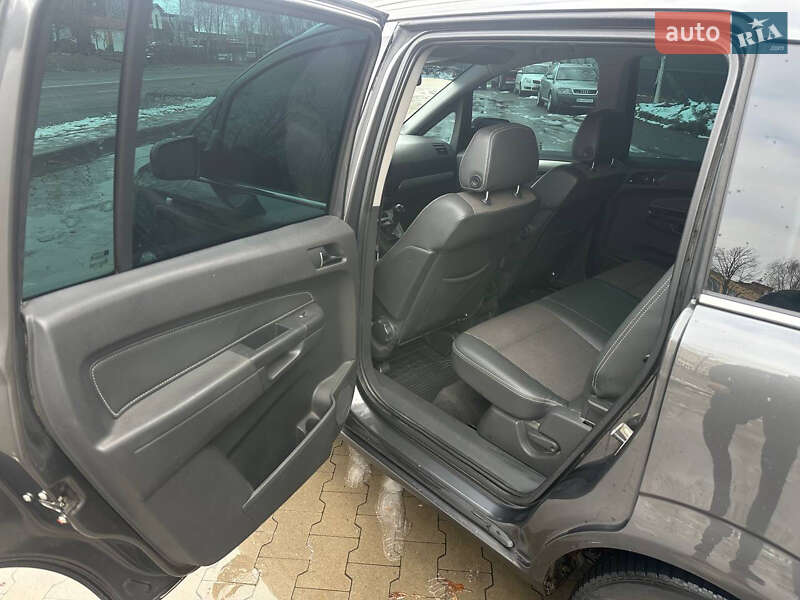 Минивэн Opel Zafira 2011 в Белой Церкви