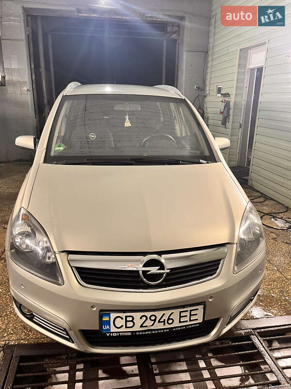 Мінівен Opel Zafira 2006 в Пирятині