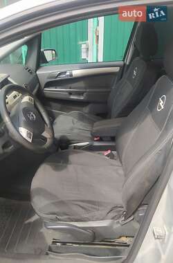 Минивэн Opel Zafira 2008 в 