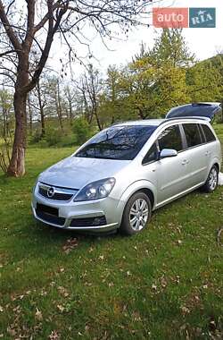 Мінівен Opel Zafira 2005 в Іршаві