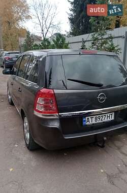 Мінівен Opel Zafira 2010 в Івано-Франківську