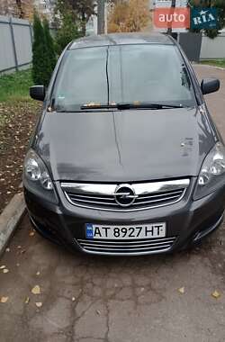 Мінівен Opel Zafira 2010 в Івано-Франківську