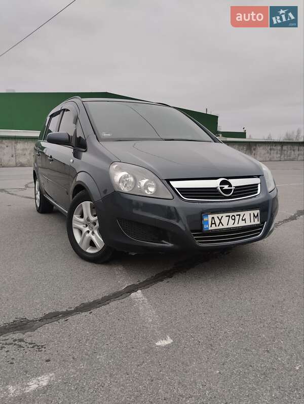 Минивэн Opel Zafira 2009 в Харькове