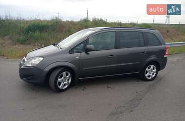Минивэн Opel Zafira 2012 в 