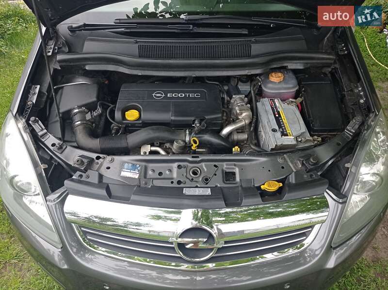 Минивэн Opel Zafira 2012 в Решетиловке