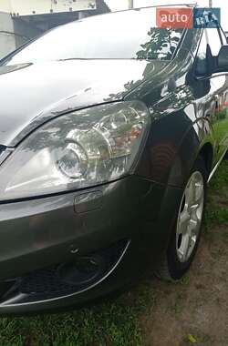 Минивэн Opel Zafira 2012 в 