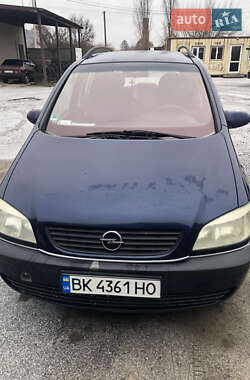 Мінівен Opel Zafira 2001 в Дубровиці