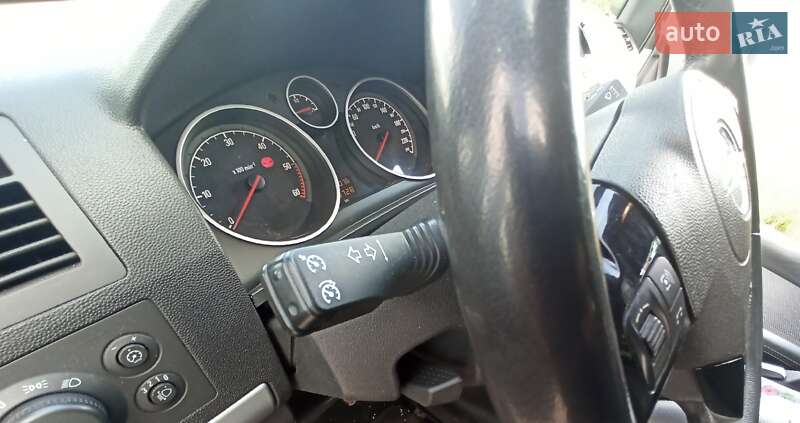 Мінівен Opel Zafira 2010 в Нововолинську
