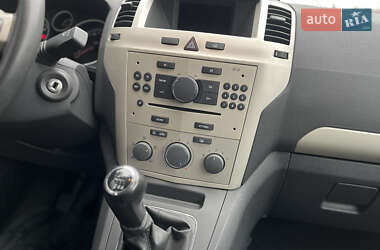Минивэн Opel Zafira 2008 в 